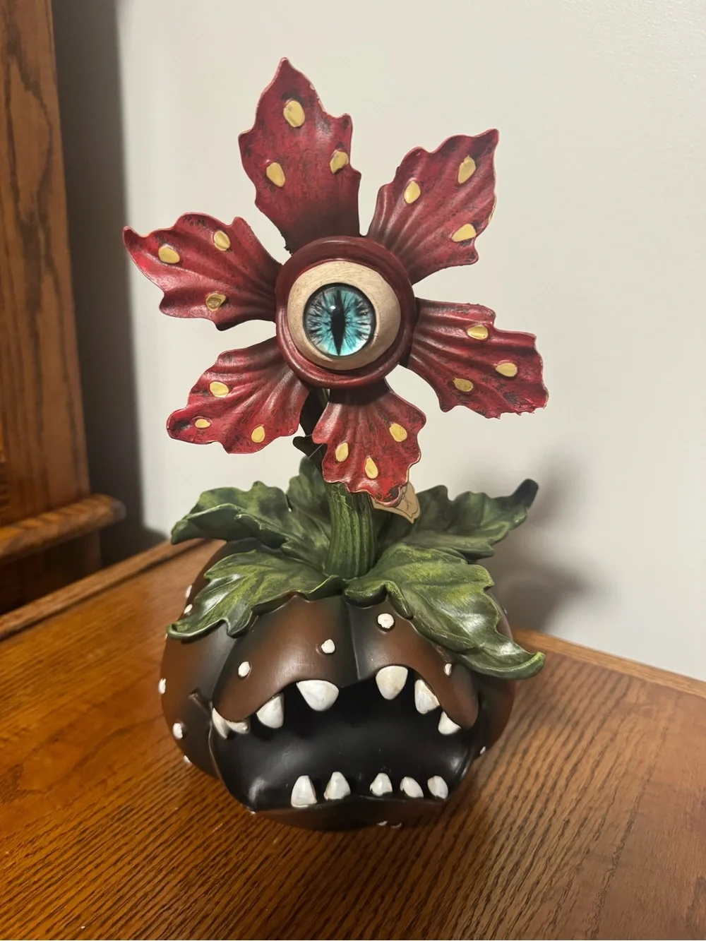 HALLOWS EVE SPOOKY HALLOWEEN EYEBALL MONSTER FLOWR FIGURINE “LIL SHOP OF HORRORS